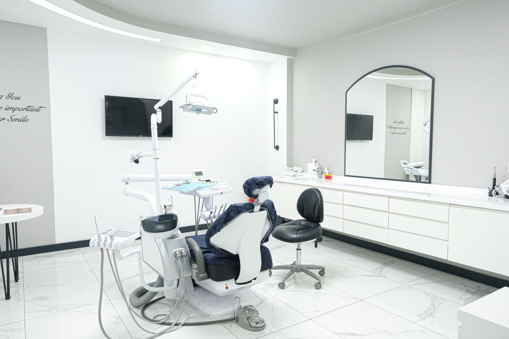Luxury Dental advanced treatment room equipped with latest dental technology