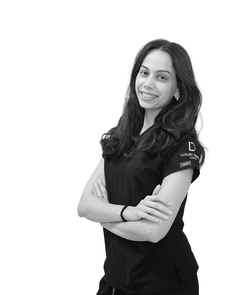 Dt. Zeynep Derya Kaya, cosmetic dentist specialising in digital dentistry at Luxury Dental